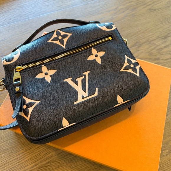 Louis Vuitton Empreinte Monogram Giant Pochette Metis Black Beige - Picture 2 of 13